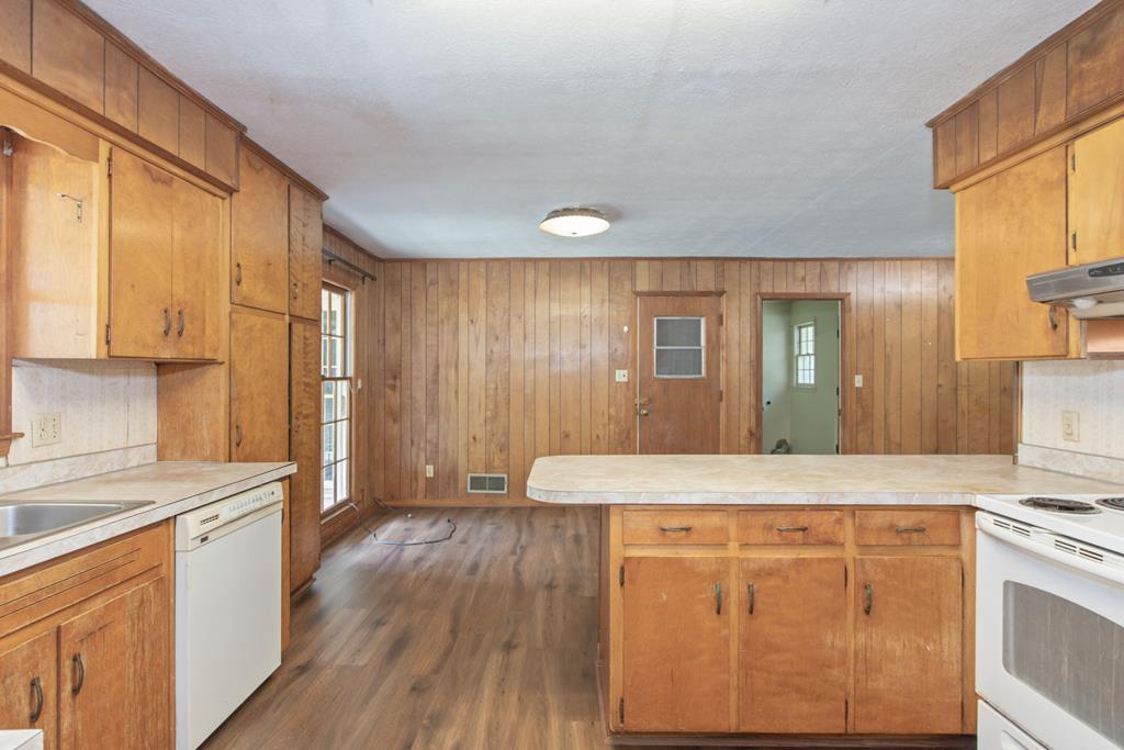 24 Grace Road Phenix City, AL 36870 - Photo 7 of 37