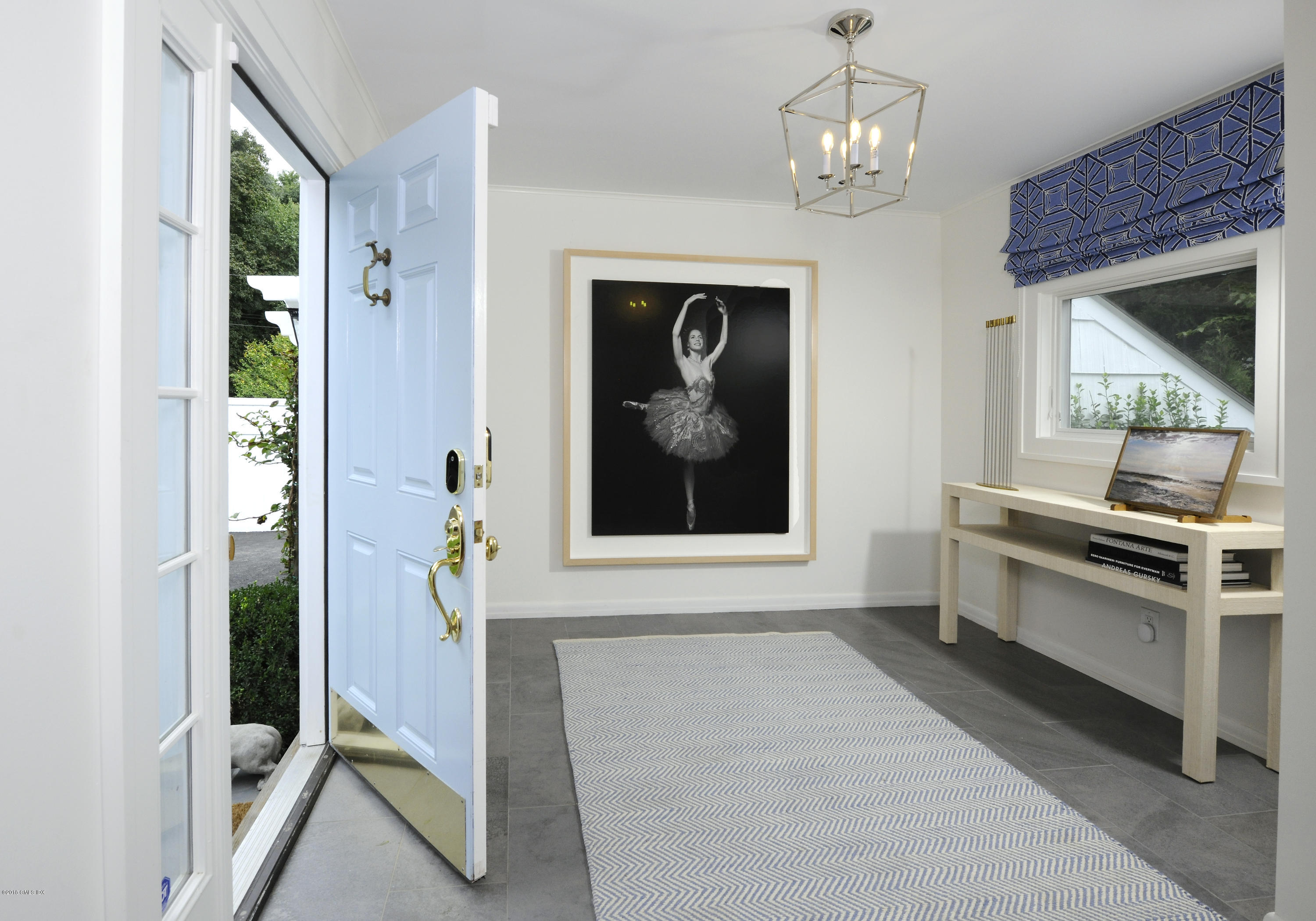 3 Foyer1