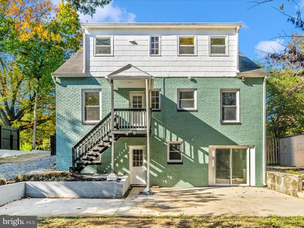 a view of a yard with swimming pool
