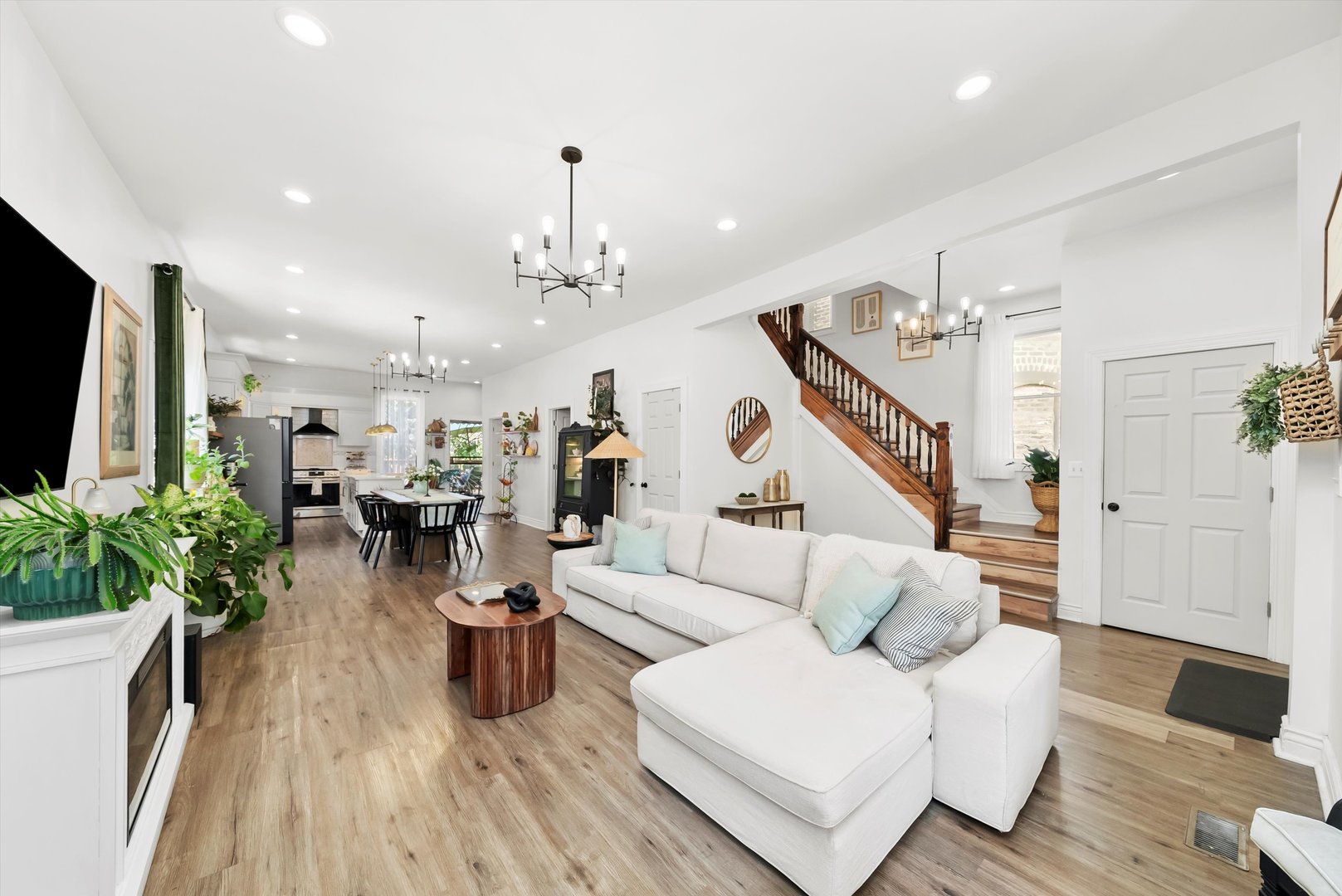 5850 South Indiana Avenue Chicago, IL 60637 - Photo 7 of 42