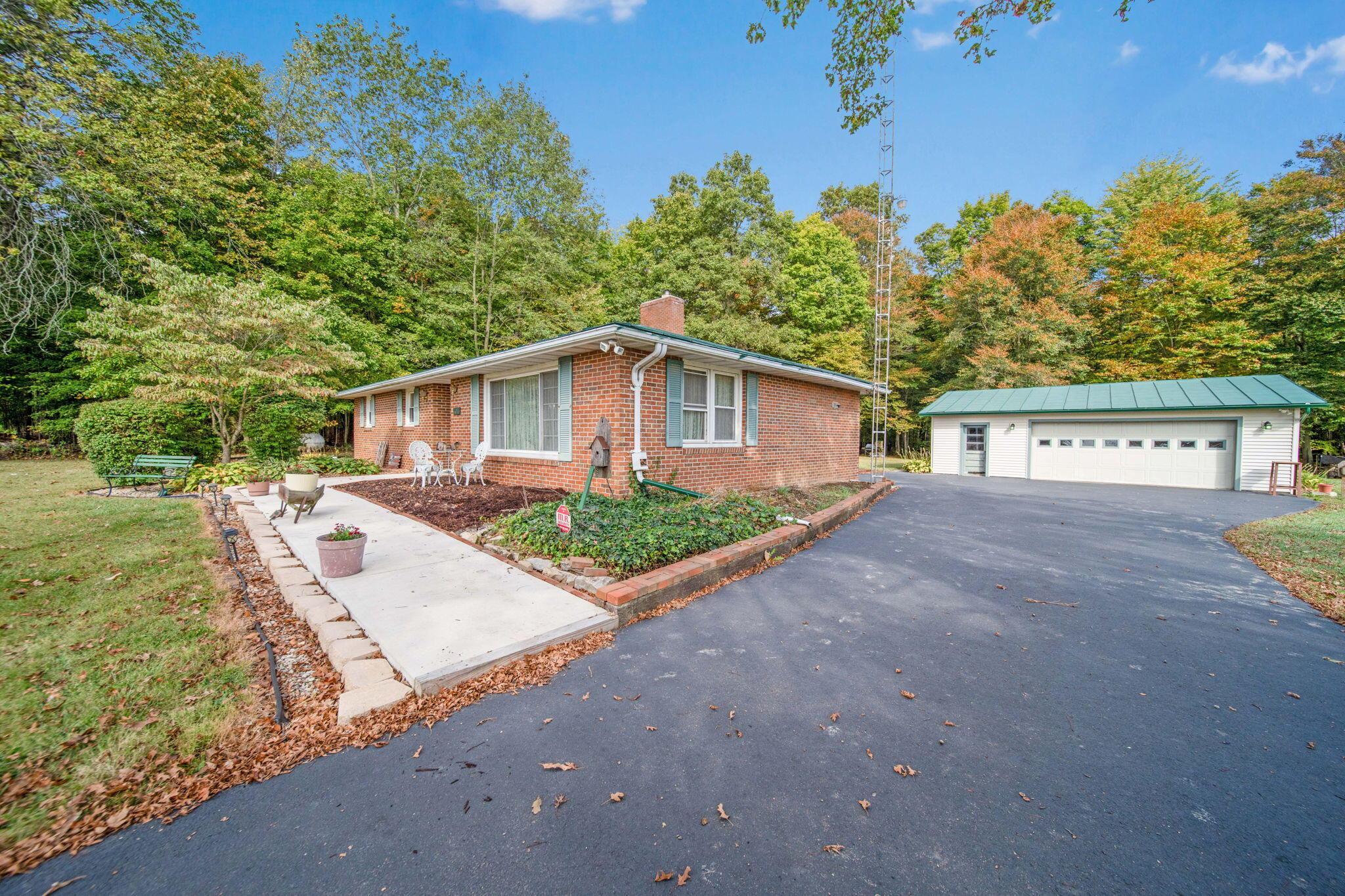6073 Wickham Road Sycamore, OH 44882 - Photo 11 of 55 16-web-or-mls-DSC06686