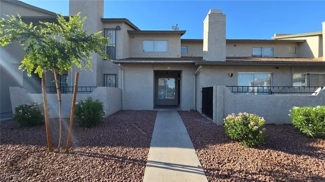 $258,900 | 2941 Country Manor Lane, Unit 27, Las Vegas, NV 89115