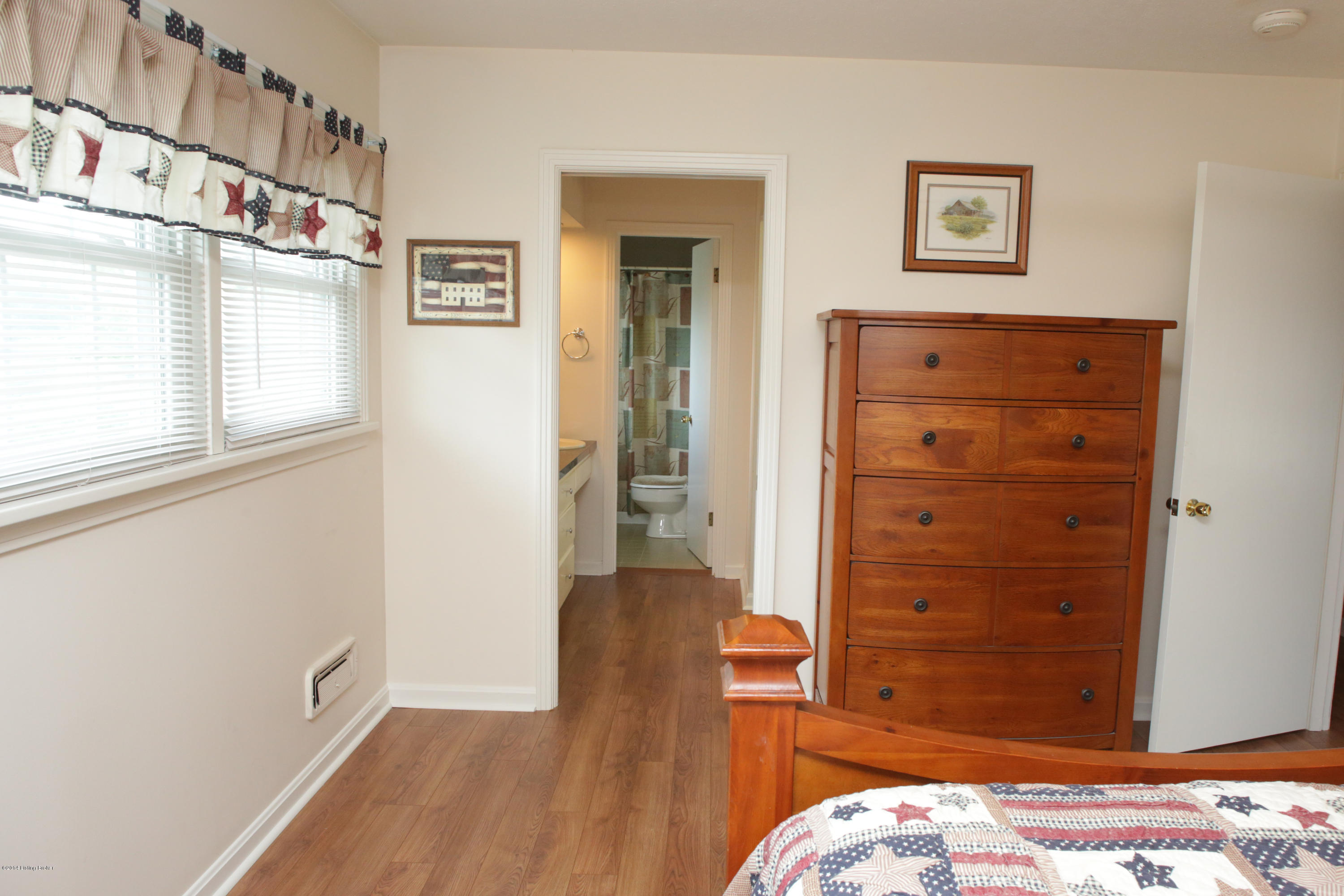 8409 Fox Ridge Court Louisville, KY 40272 - Photo 11 of 30 U05A3509