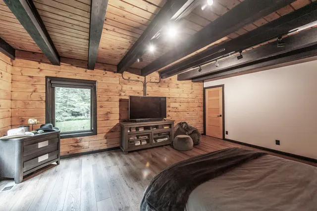 a view of a room with workspace