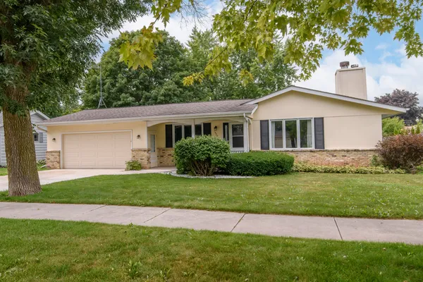 $400,000 | 1527 North Holden Street, Port Washington, WI 53074