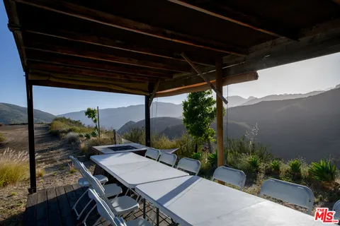 $1,450,000 | 34550 Mulholland Highway, Malibu, CA 90265