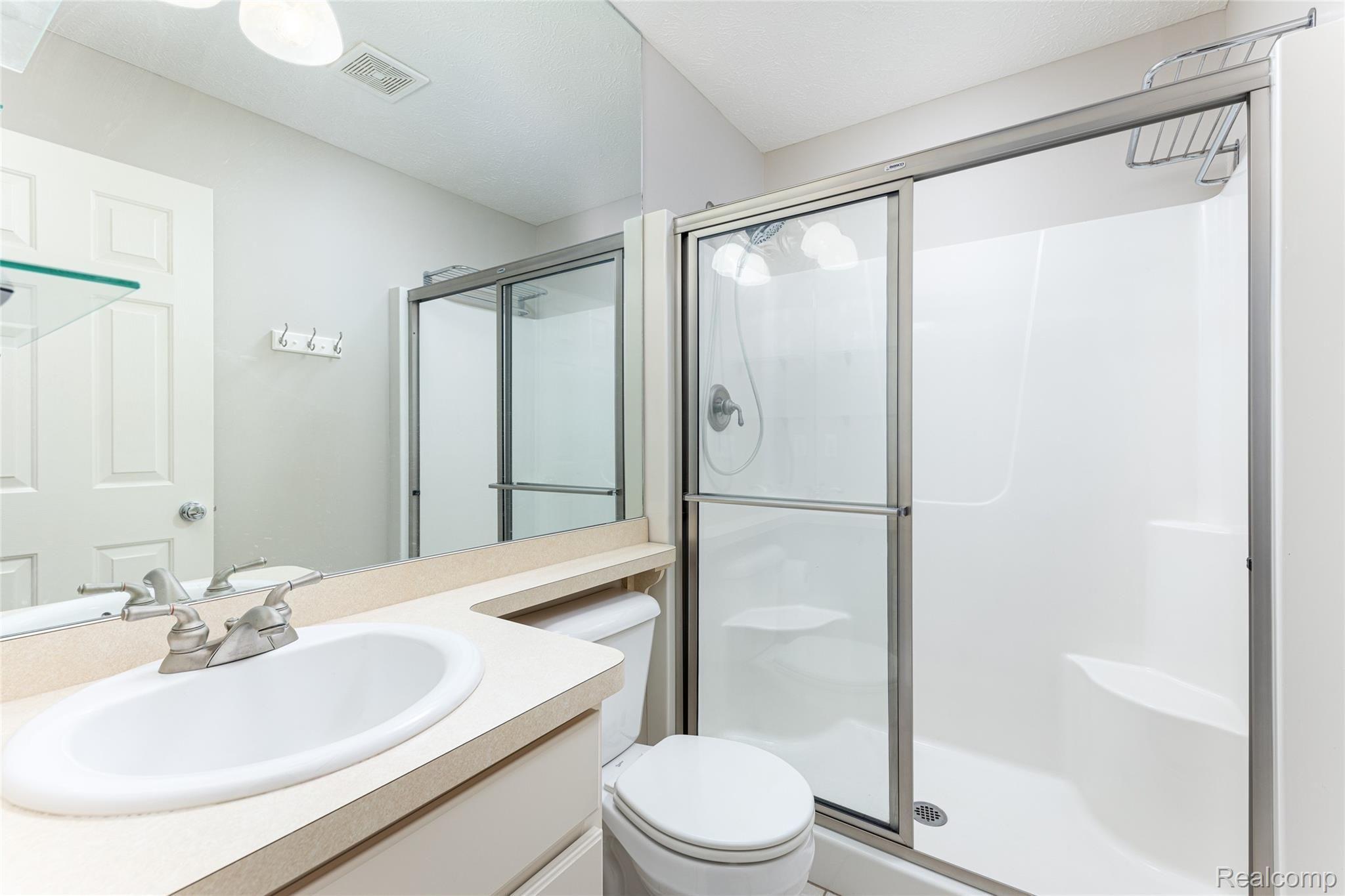 16 Sedum Road, Unit 1 Howell, MI 48843 - Photo 22 of 43 21EnSuite16 Sedum Rd (35 of 43).jpg