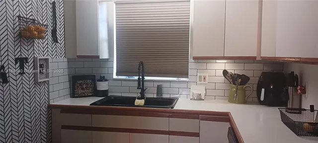 $127,000 | 1600 Tallwood Avenue, Unit 308, Hollywood, FL 33021