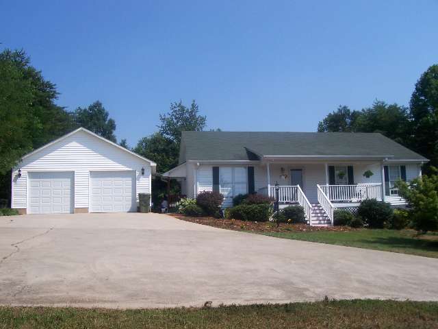 370 Lenhardt Road Easley, SC 29640 - Photo 1 of 23 Gallery Image 1