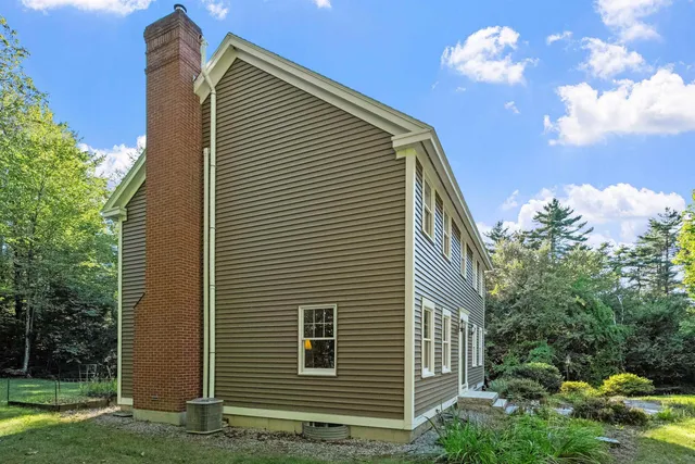 $640,000 | 104 Brown Hill Road, Bow, NH 03304