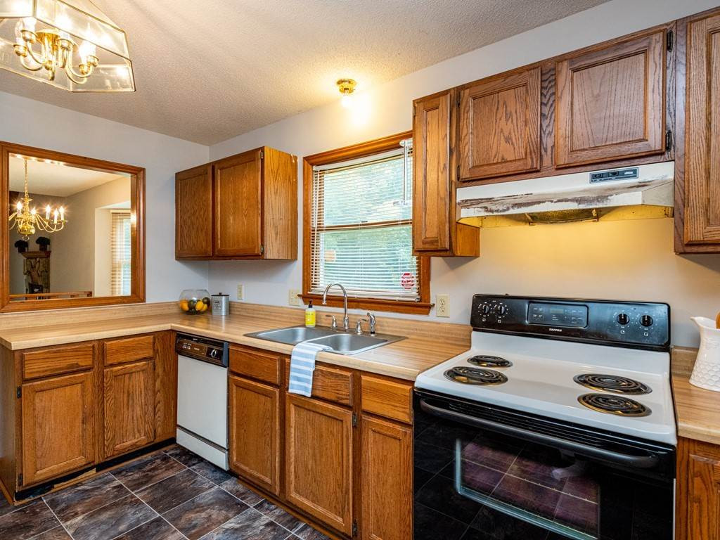 4602 Nesbit Court Raleigh, NC 27616 - Photo 7 of 30 Photo 7