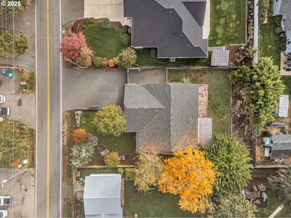 $454,900 | 1974 Hamilton Lane, Grants Pass, OR 97527