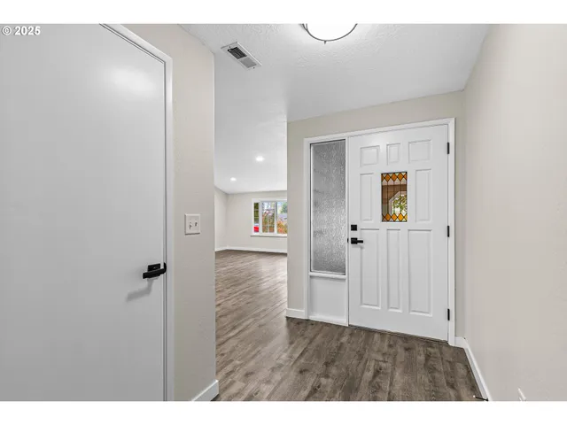 $454,900 | 1974 Hamilton Lane, Grants Pass, OR 97527