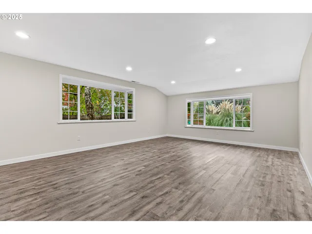 $454,900 | 1974 Hamilton Lane, Grants Pass, OR 97527