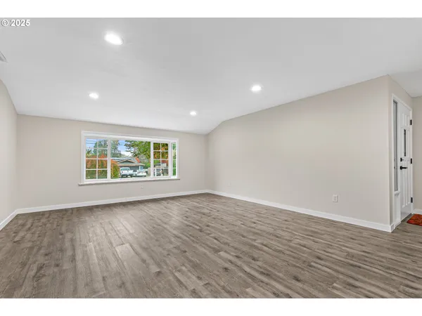 $454,900 | 1974 Hamilton Lane, Grants Pass, OR 97527