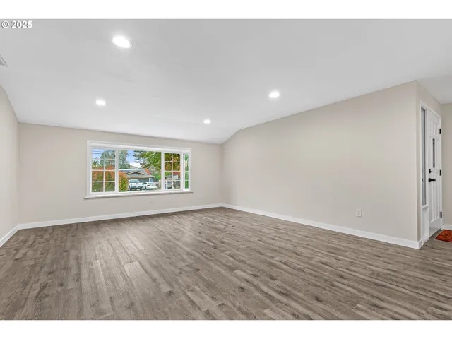 $454,900 | 1974 Hamilton Lane, Grants Pass, OR 97527