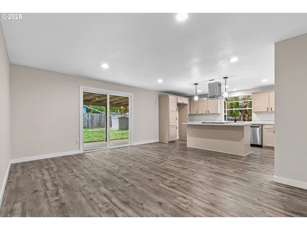 $454,900 | 1974 Hamilton Lane, Grants Pass, OR 97527