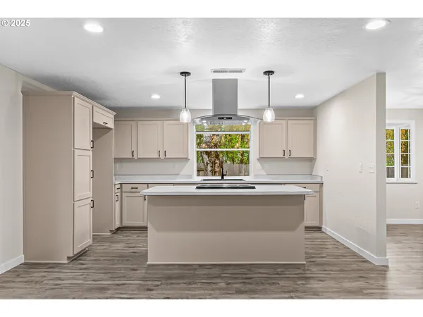 $454,900 | 1974 Hamilton Lane, Grants Pass, OR 97527