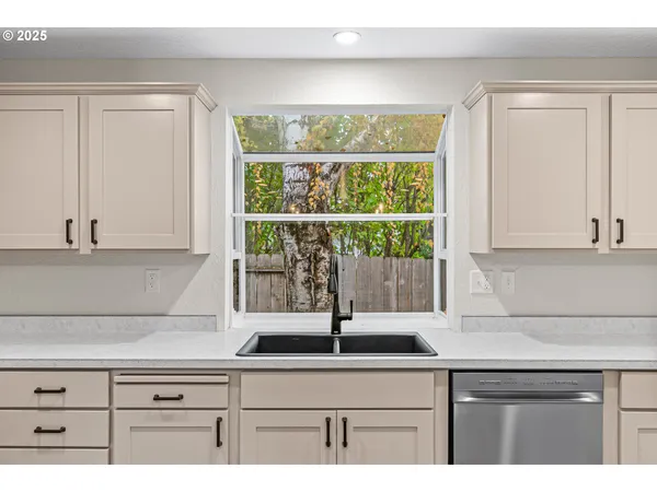 $454,900 | 1974 Hamilton Lane, Grants Pass, OR 97527