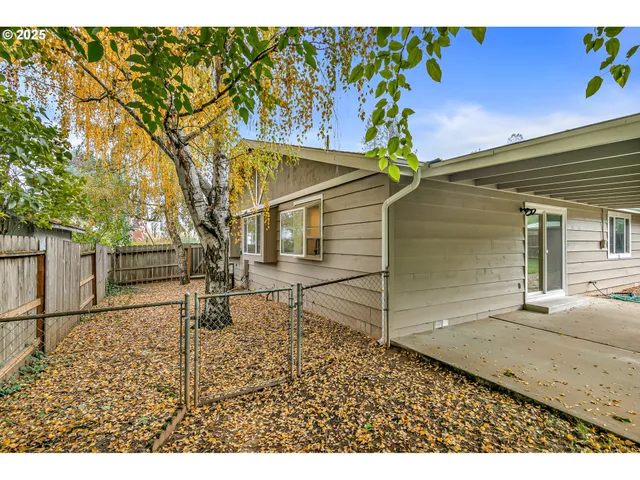 $454,900 | 1974 Hamilton Lane, Grants Pass, OR 97527