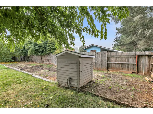 $454,900 | 1974 Hamilton Lane, Grants Pass, OR 97527