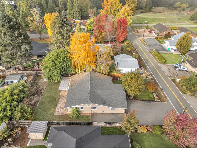 $454,900 | 1974 Hamilton Lane, Grants Pass, OR 97527