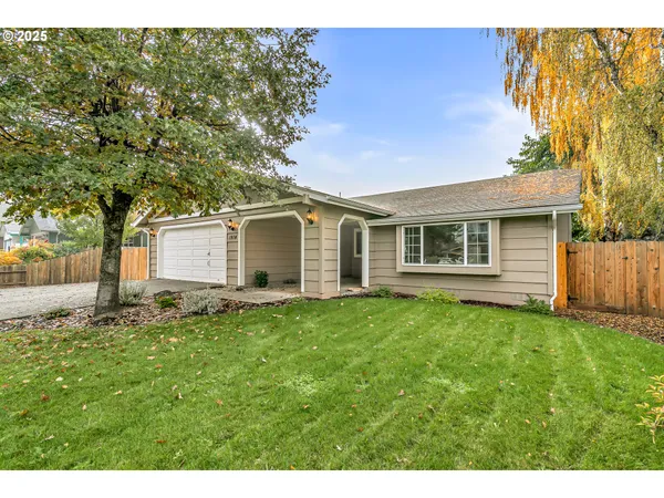 $454,900 | 1974 Hamilton Lane, Grants Pass, OR 97527