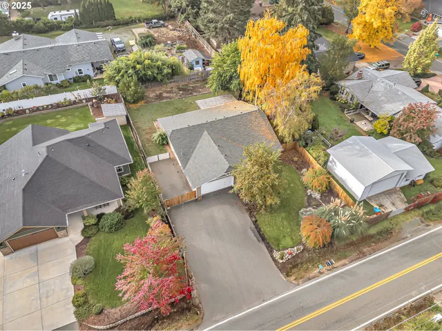 $454,900 | 1974 Hamilton Lane, Grants Pass, OR 97527