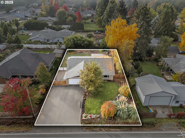 $454,900 | 1974 Hamilton Lane, Grants Pass, OR 97527