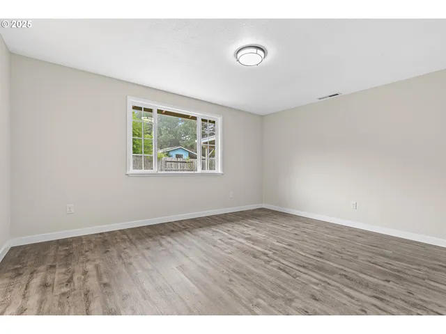 $454,900 | 1974 Hamilton Lane, Grants Pass, OR 97527