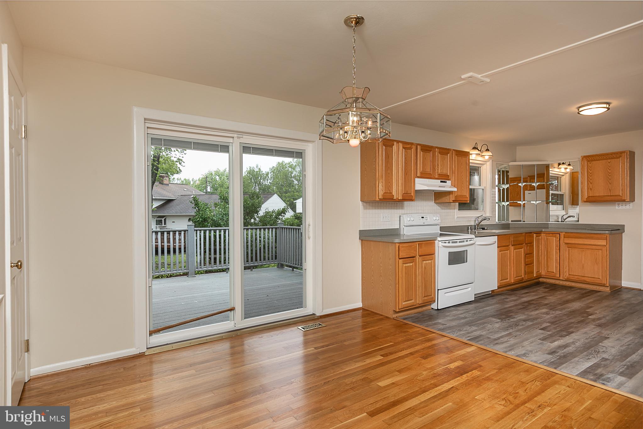 3125 Castleleigh Road Silver Spring, MD 20904 - Photo 9 of 34 Dining Room to Kitchen