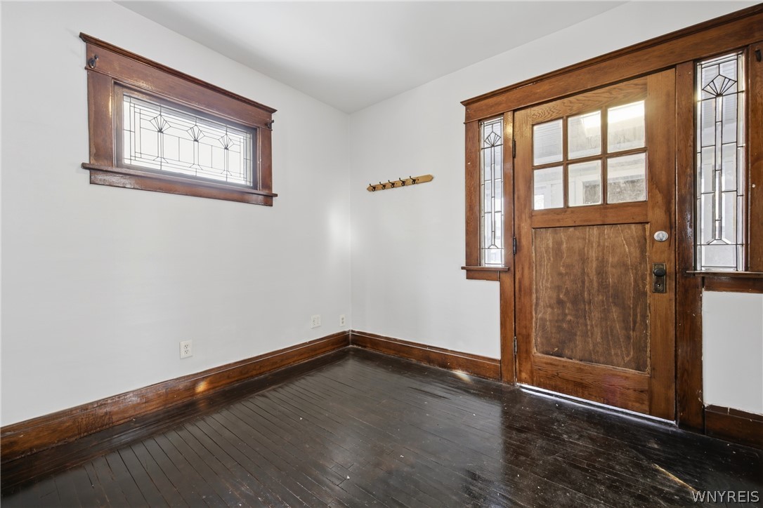 685 Abbott Road Buffalo, NY 14220 - Photo 3 of 21