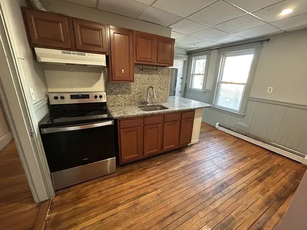 $2,100 | 310 Park Worcester Ma, Unit 1, Worcester, MA 01609