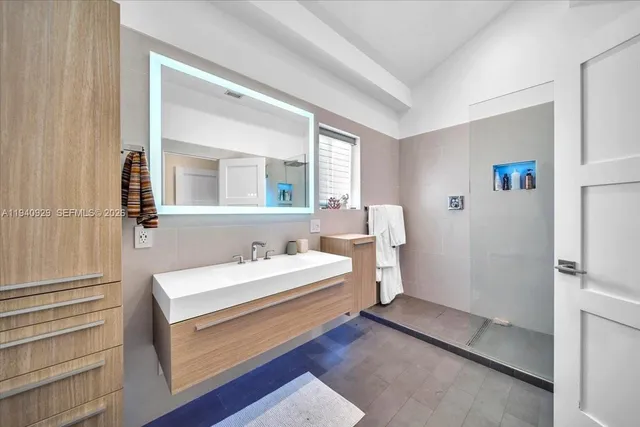 $2,099,000 | 208 Jefferson Avenue, Unit 113, Miami Beach, FL 33139