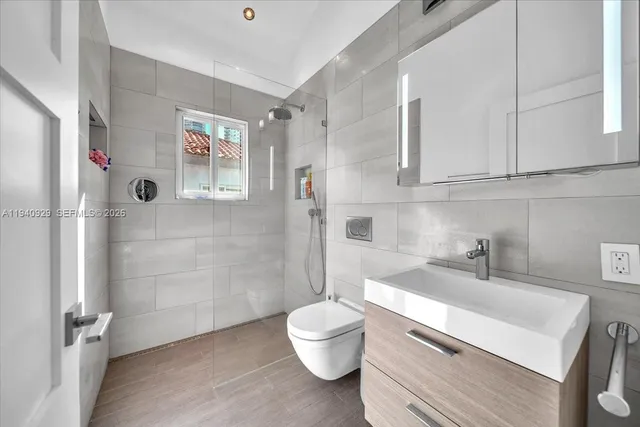 $2,099,000 | 208 Jefferson Avenue, Unit 113, Miami Beach, FL 33139