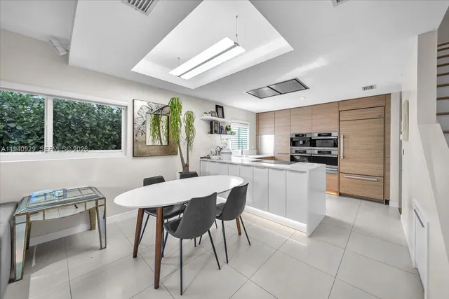 $2,099,000 | 208 Jefferson Avenue, Unit 113, Miami Beach, FL 33139