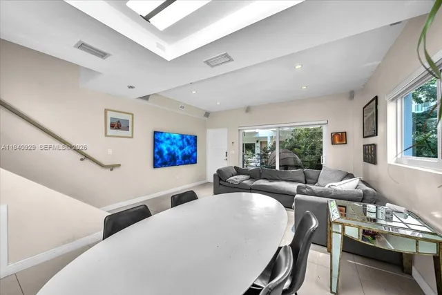 $2,099,000 | 208 Jefferson Avenue, Unit 113, Miami Beach, FL 33139