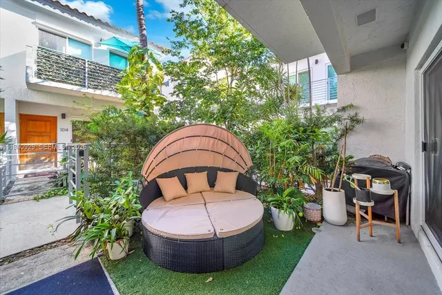 $2,099,000 | 208 Jefferson Avenue, Unit 113, Miami Beach, FL 33139