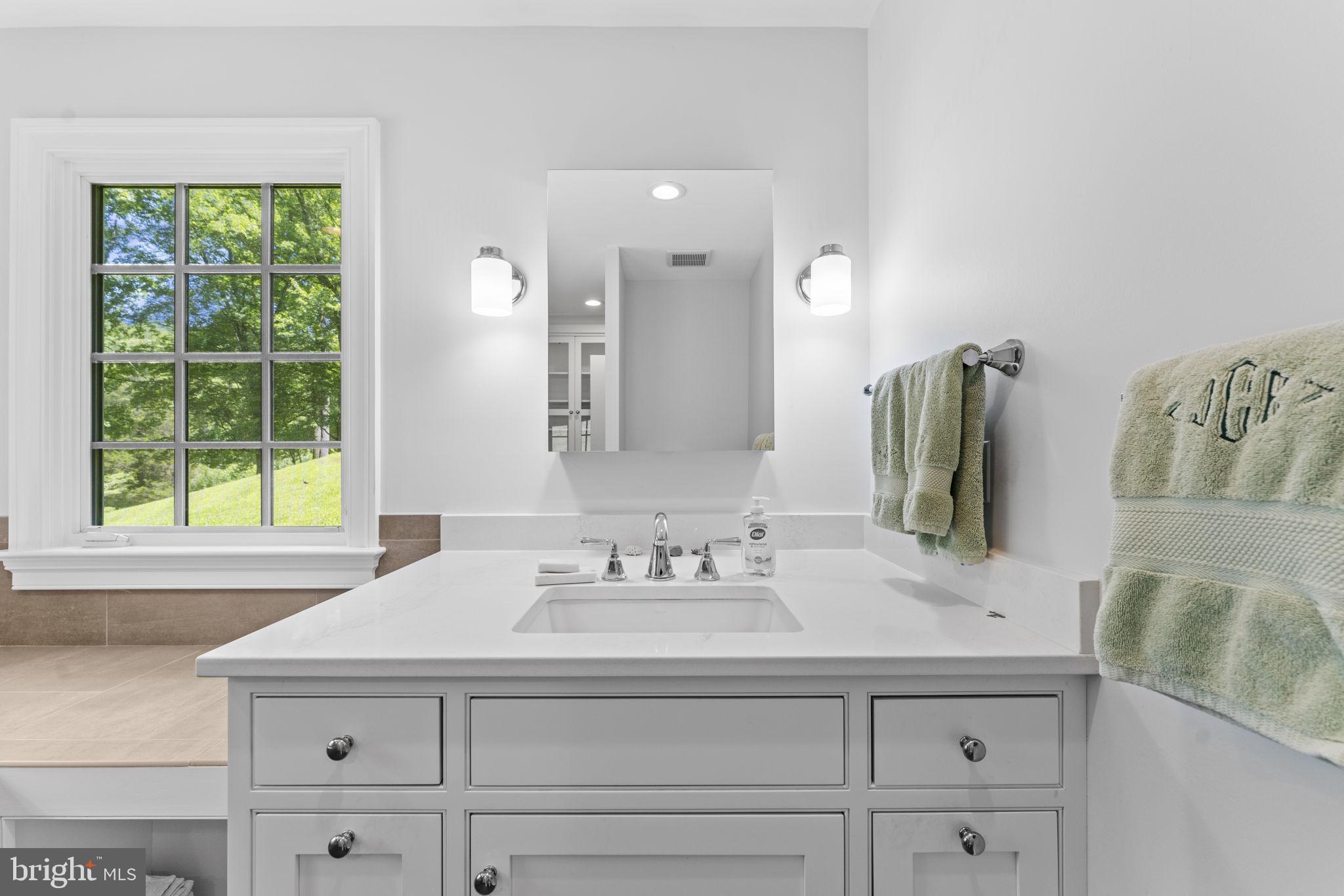 4639 Hopewell Road The Plains, VA 20198 - Photo 12 of 58