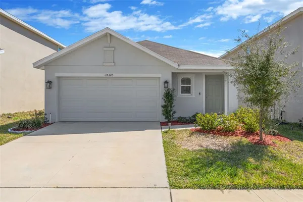 a front view of house with yard