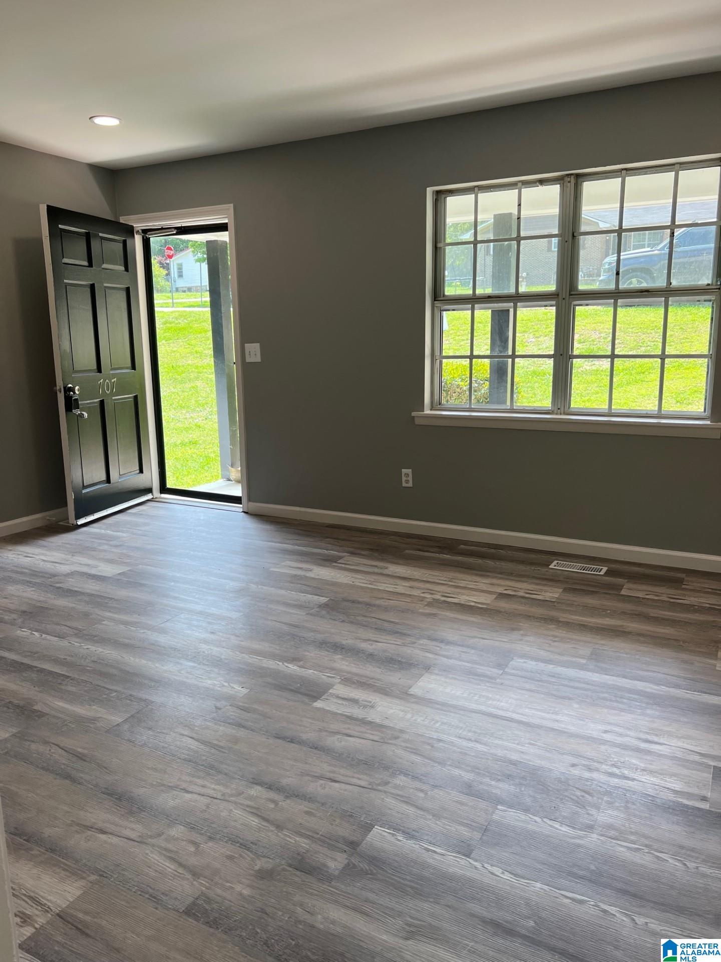 707 Alpine Street Oneonta, AL 35121 - Photo 2 of 14