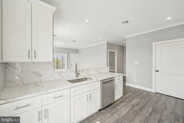 $2,795 | 2421 Bristol Road, Unit 3B205, Warrington, PA 18976