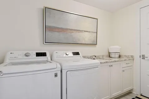 $1,850,000 | 222 Ferndale Road South, Unit 105, Wayzata, MN 55391
