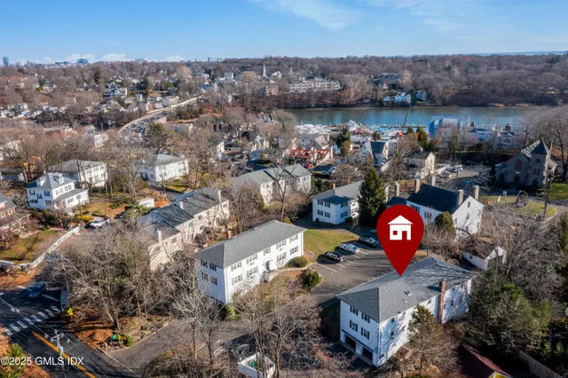 $3,150 | 47 Valley Road, Unit B3, Cos Cob, CT 06807