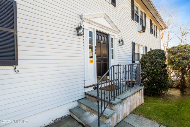 $3,150 | 47 Valley Road, Unit B3, Cos Cob, CT 06807