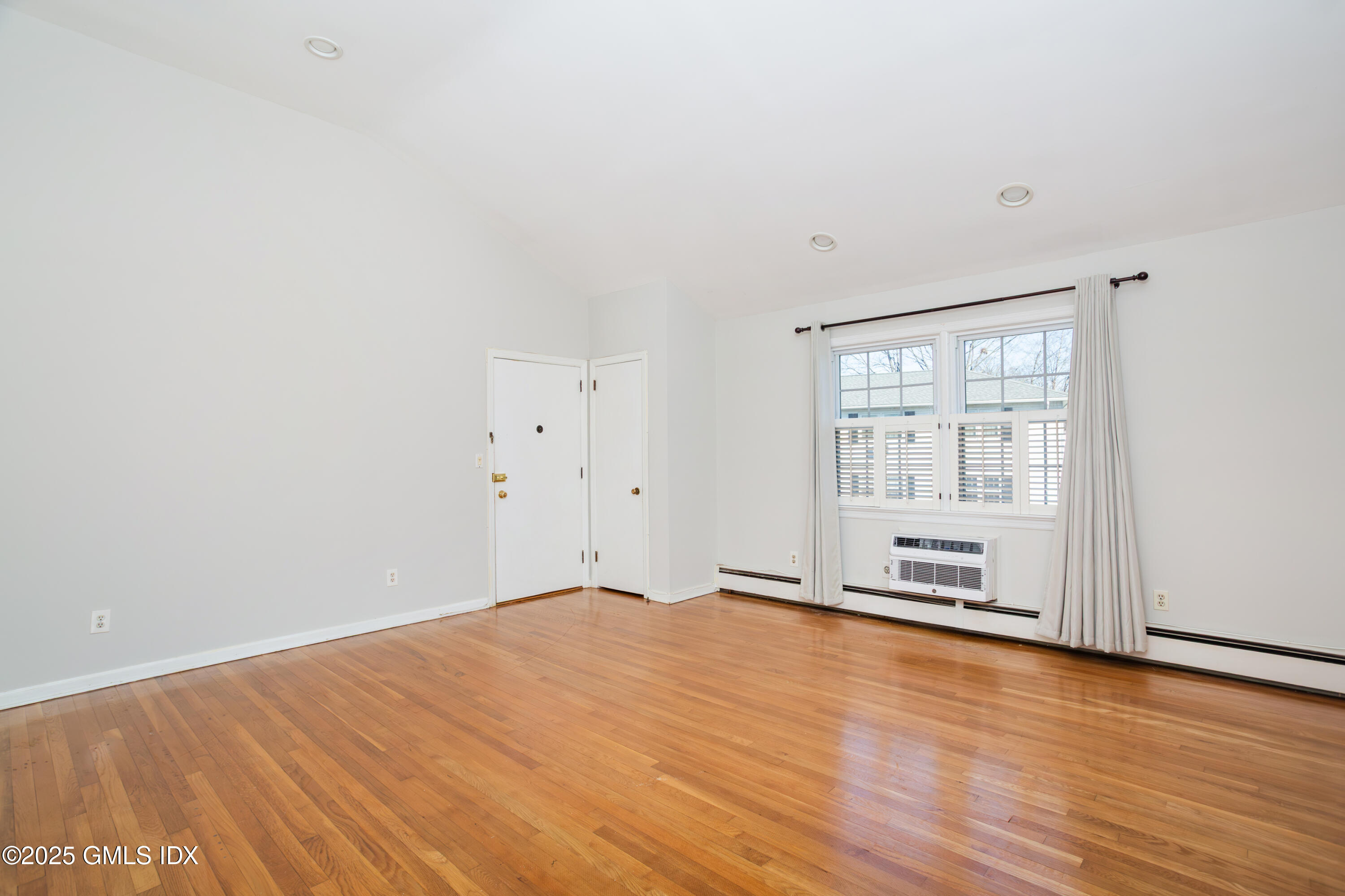 47 Valley Road, Unit B3 Cos Cob, CT 06807 - Photo 3 of 14 Valley_009