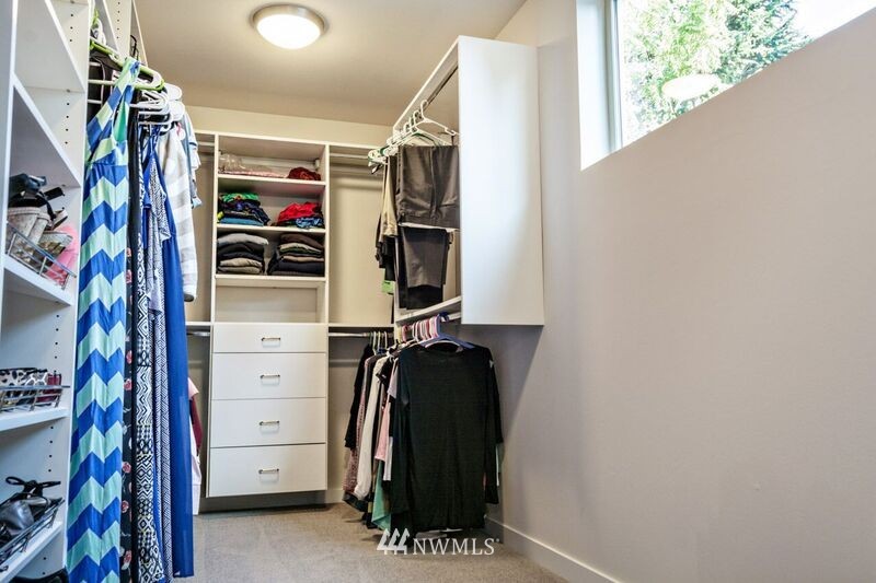 4628 Southwest Myrtle Street Seattle, WA 98136 - Photo 11 of 25 Gallery Image 11