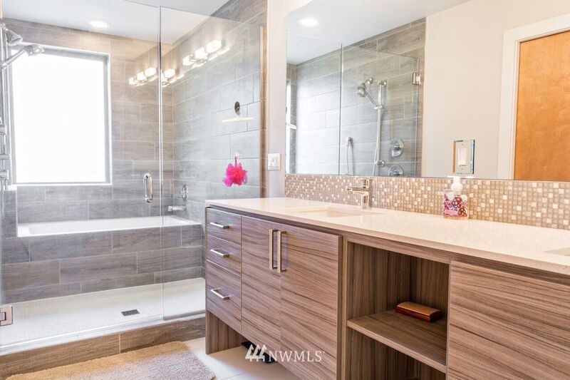 4628 Southwest Myrtle Street Seattle, WA 98136 - Photo 12 of 25 Gallery Image 12
