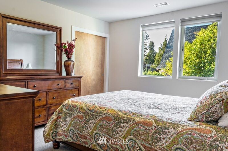 4628 Southwest Myrtle Street Seattle, WA 98136 - Photo 14 of 25 Gallery Image 14