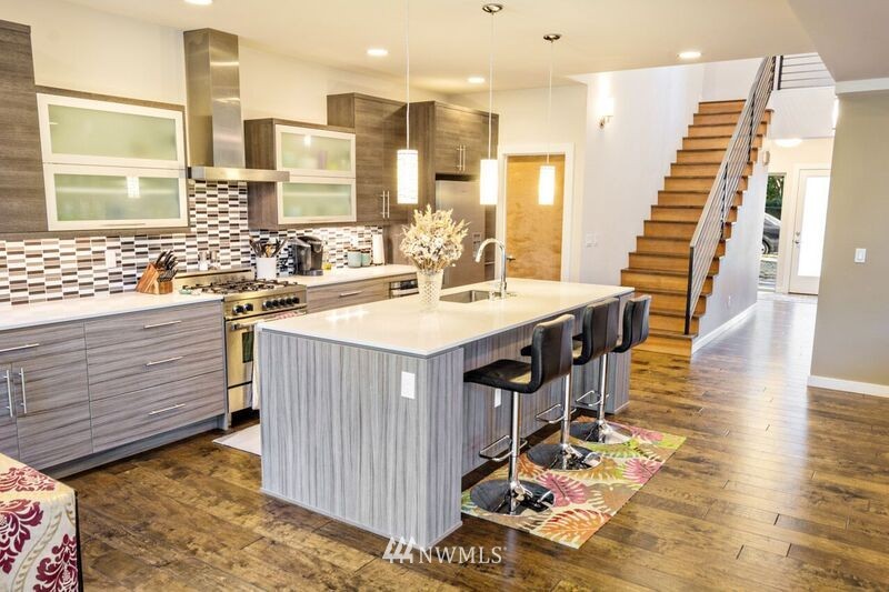 4628 Southwest Myrtle Street Seattle, WA 98136 - Photo 5 of 25 Gallery Image 5